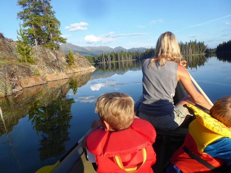 Southern Lakes Resort Tagish Екстер'єр фото
