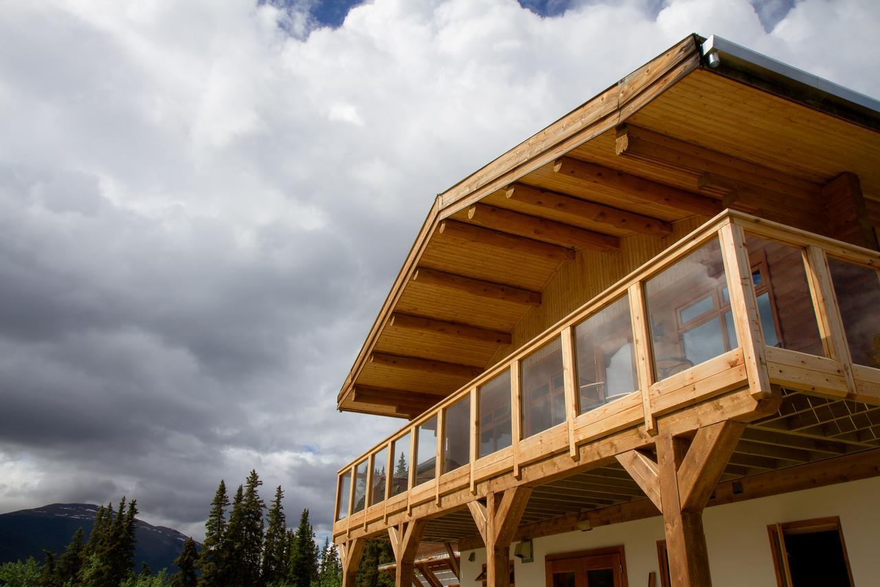 Southern Lakes Resort Tagish Екстер'єр фото
