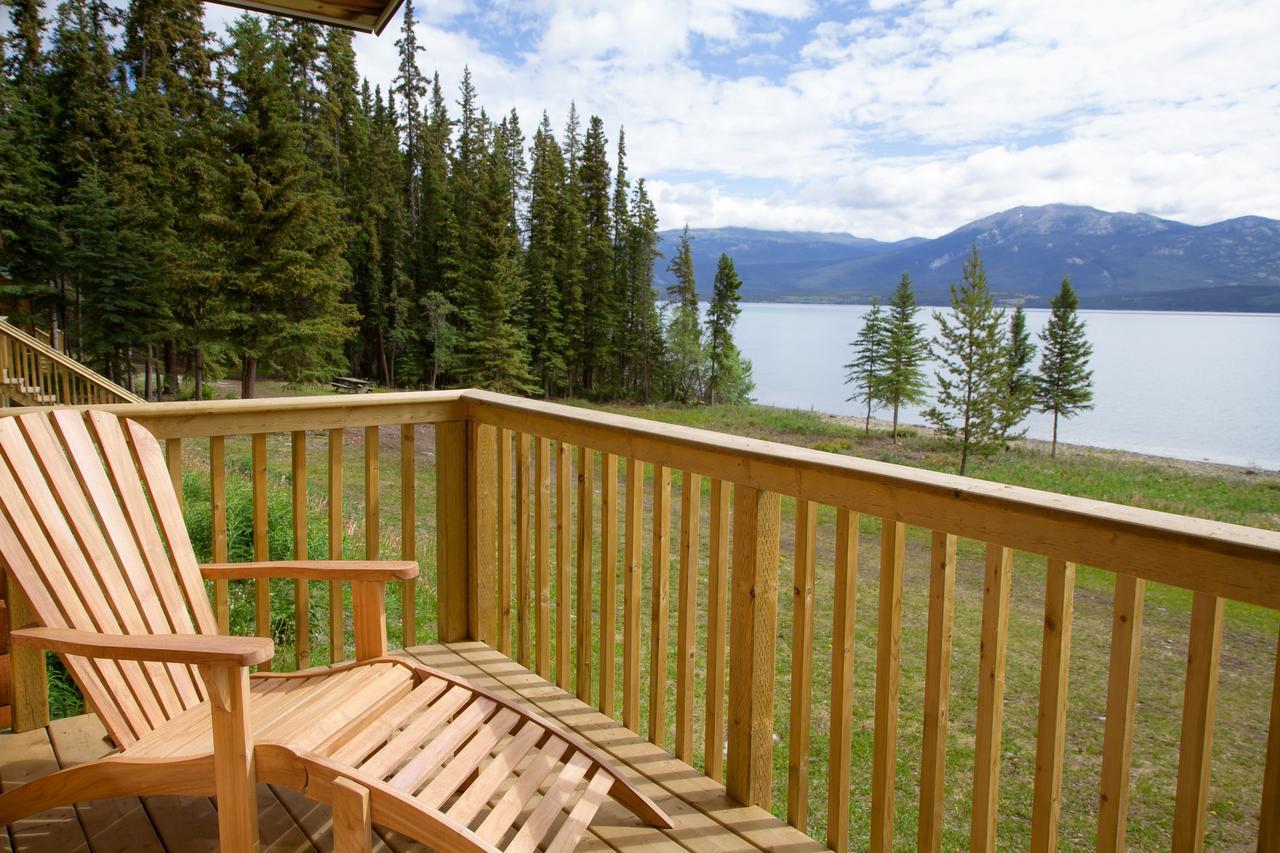 Southern Lakes Resort Tagish Екстер'єр фото