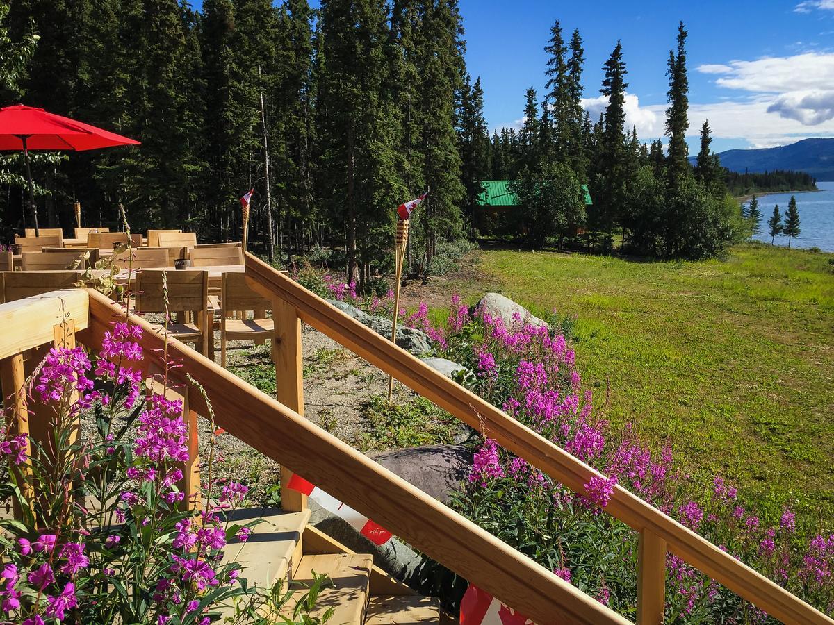 Southern Lakes Resort Tagish Екстер'єр фото